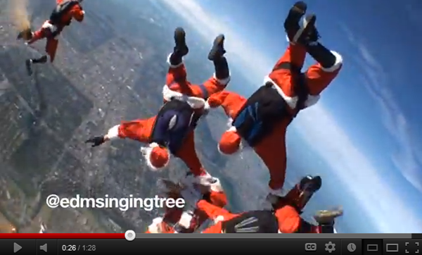 skydiving_santas