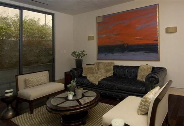 a_luxury_bachelor_pad_fit_for_a_king_640_10