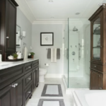 8 Elements of a Traditional-Style Bathroom